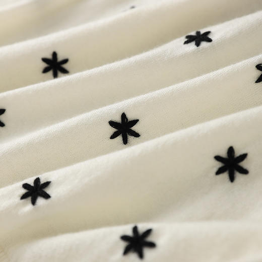 薄款短袖T恤上衣，休闲遮肉女轻奢绣花羊毛针织衫WLZD-2302210 商品图3