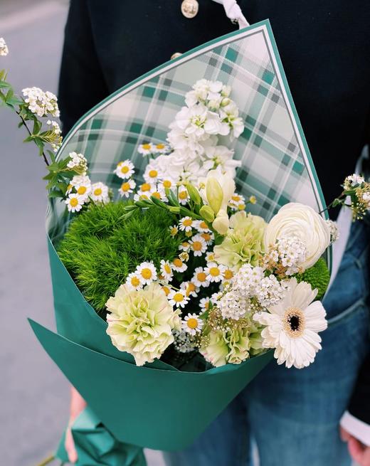 【周四秒杀】混搭白绿色系花礼一份69.8元 商品图0