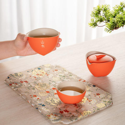 万仟堂 | 山水之间·快客杯 茶具 旅行茶具套装 陶瓷功夫茶具 便携茶具 企业定制礼品 礼品 1壶2杯 橙色砂釉 商品图7