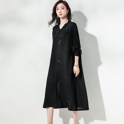 冰丝针织羽毛刺绣设计感a字裙V领过膝宽松连衣裙CC-58-58625 商品图2