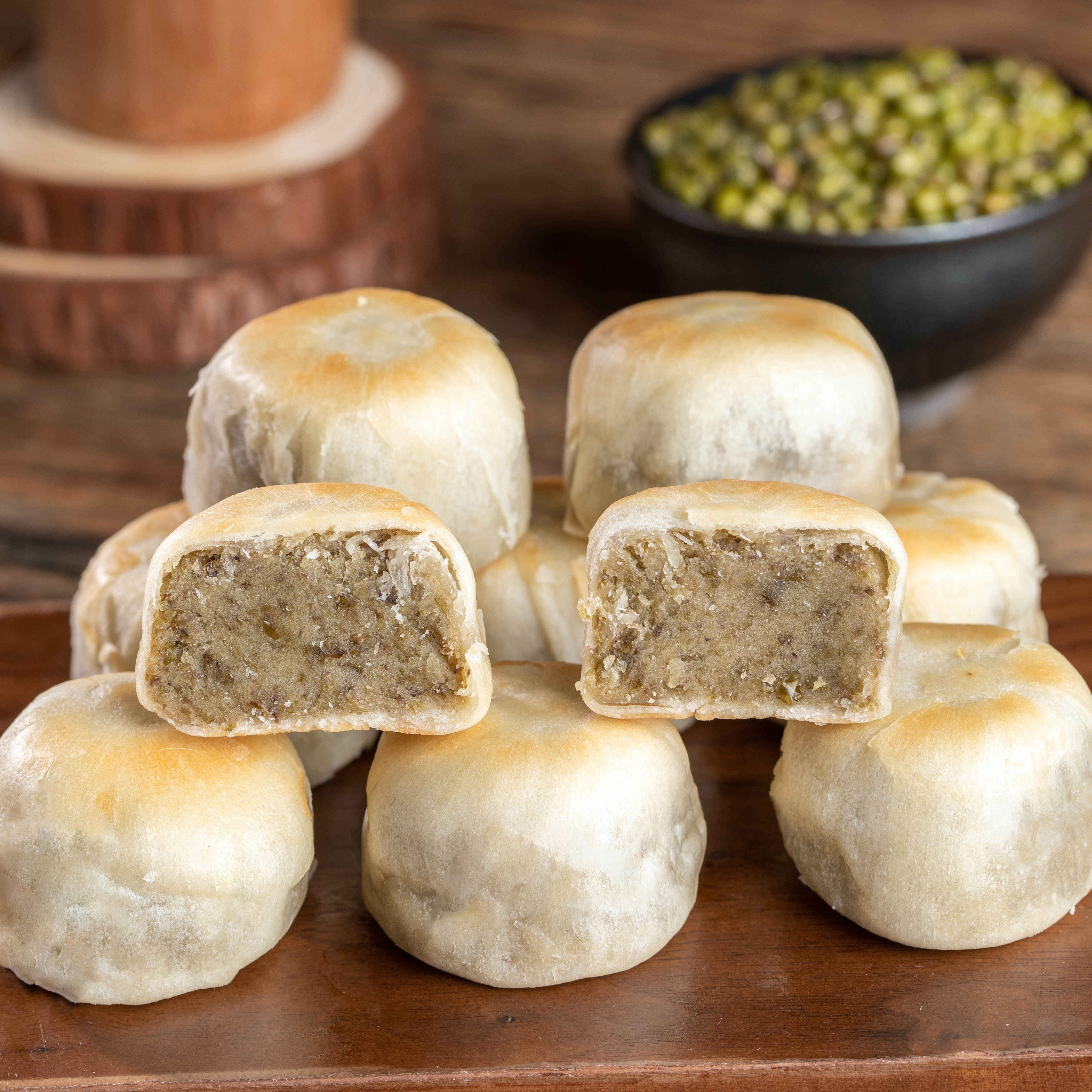 记忆中的味道 /手工老式绿豆饼，甜度只有普通绿豆糕的40% 芋相莲饼 莲子银耳饼 ~