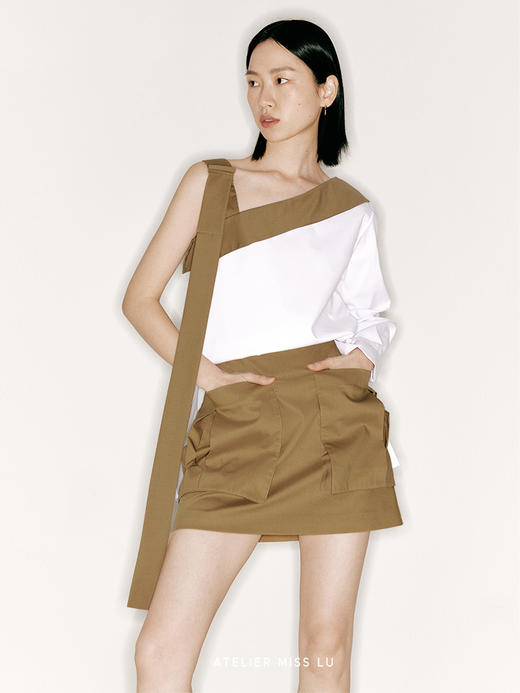 【理想国度】方条蝴蝶结飘带斜肩单袖上衣/230023A 商品图2