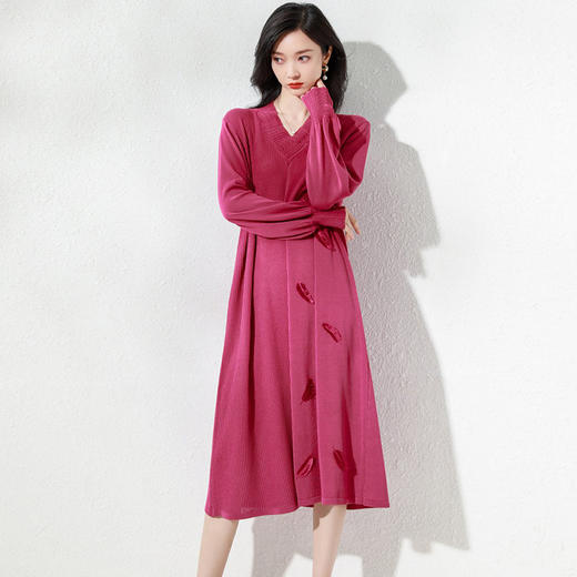 冰丝针织羽毛刺绣设计感a字裙V领过膝宽松连衣裙CC-58-58625 商品图3