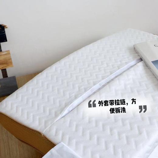 轻奢按摩颗粒乳胶枕 商品图1
