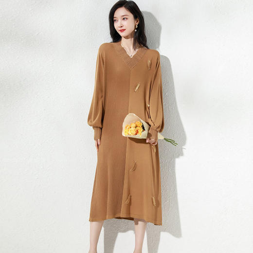 冰丝针织羽毛刺绣设计感a字裙V领过膝宽松连衣裙CC-58-58625 商品图1