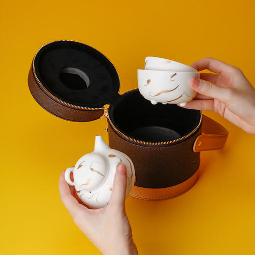 万仟堂 | 海上升明月·易泡壶 旅行茶具套装 便携快客杯 一壶两杯陶瓷功夫茶具 礼盒套装 海上升明月 不建议刻字 炫白素面 商品图7