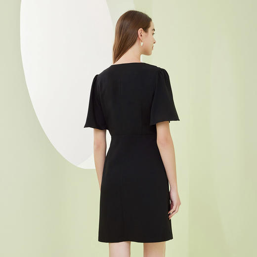 NF859斯尔丽瑟俪2023春夏新款OL风合体收腰显瘦V领简约小A摆连衣裙 商品图1