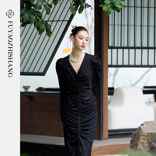 IWY/扶摇系列 V领单排扣显瘦连衣裙（不含抹胸）23FYQ104 商品图3