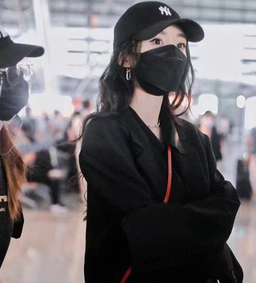 四季鸭舌帽 小字母款运动风男女同款 可调节扣 商品图2