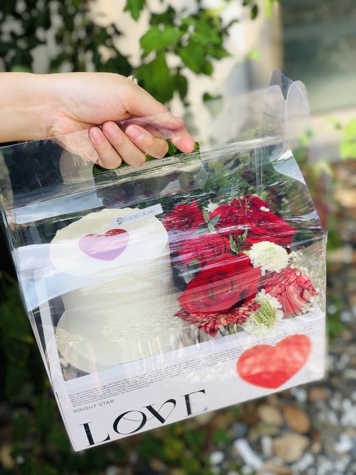 4寸蛋糕鲜花礼盒 商品图1