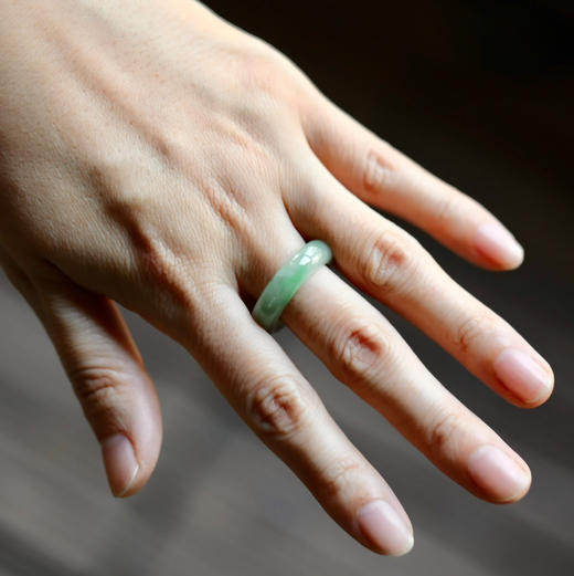 冰种阳绿翡翠指环戒指1920 商品图7