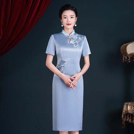 WX-8668醋酸刺绣旗袍婚礼中长款中袖旗袍裙女款夏季连衣裙 商品图3