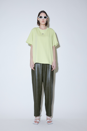 解构外露金属logo T恤