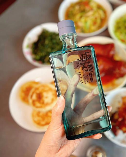 【板砖/酱香白酒】牛十八升级版绵柔王，入喉清爽无一物 ！三十年老酒调和，7.5平方公里生态圈五十年窖池发酵，纯正红缨子酿造，53度酱香型白酒 ！ 商品图1