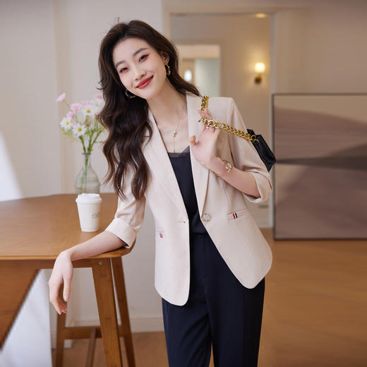 收腰职业休闲西服小西装外套QL-YY-5518 商品图0