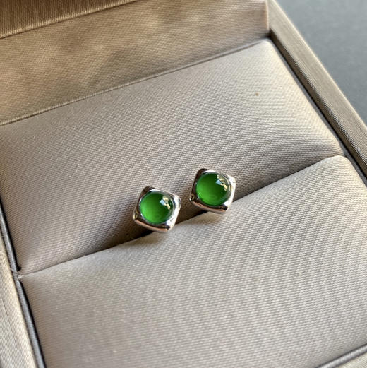 高冰种阳绿翡翠蛋面18k白金镶嵌 商品图0