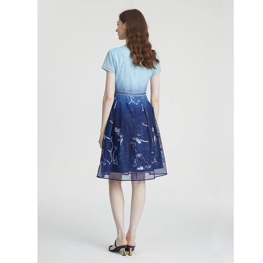 司歌V领短袖刺绣渐变连衣裙A871232 商品图4