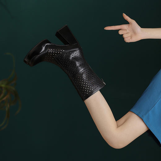 春夏新款，真皮洞洞鞋拼接防水台高跟中筒靴JH-701-3 商品图3