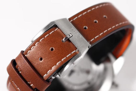 ZF万国飞行员小王子特别版系列IW377714原版开模飞计 。 ASIA7750自动机械机芯,43毫米,男士 动力储备：44小时 外观表径：43毫米 商品图8