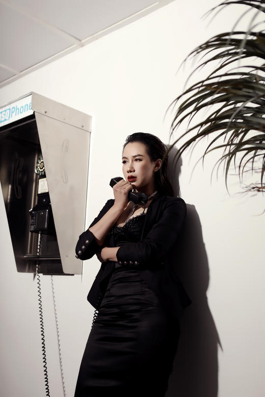 “权力游戏”冷艳高级酷飒 巴尔曼版型西装 修身 干练 经典 百搭 J20143779A颈袖添香 商品图1