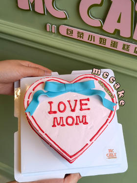 LOVE妈妈爱心桃蝴蝶结蛋糕