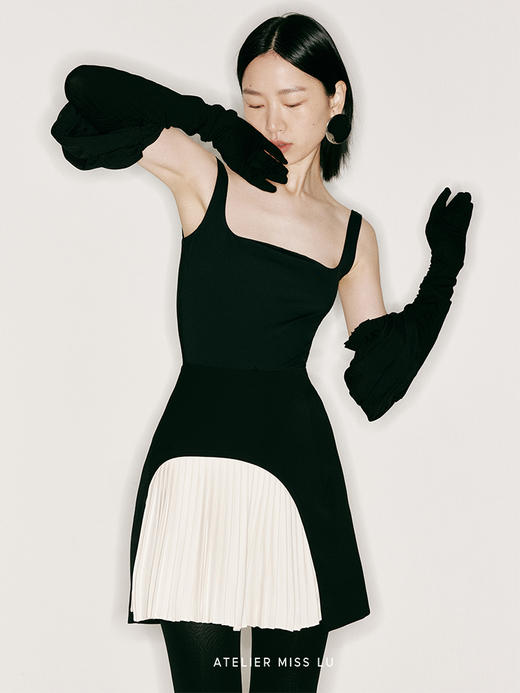 【半边是海】弧形百褶拼色高腰A字短裙/2300010 商品图1