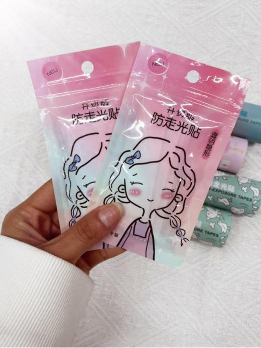 【YOOHOPE隐形无感防走光贴】不到一毛的小东西☺️仙女夏日必备‼️准备了5种款式👉满足不同需求🥰1桶50贴，买一次够一年 ✅采用优质透明医用双面胶😎温和透气不刺激皮肤！粘性持久不伤皮肤‼️ 商品图2