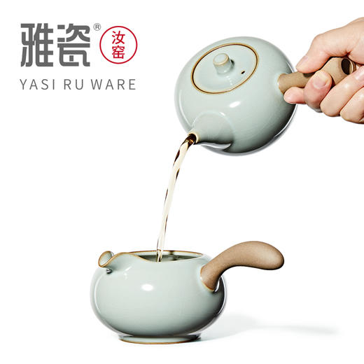 汝窑小坐侧把壶套组 (一壶四杯) 商品图4