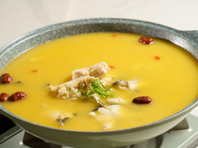 【老西坝特色餐厅】10-12人肥鱼特色套餐 （需提前一天预约）