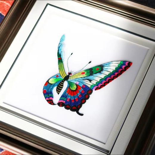 深山集市 大师手作系列——独臂绣娘梁忠美手绣蝴蝶绣片画框（手工产品蝴蝶配色以实物为准，随机发货） 商品图3