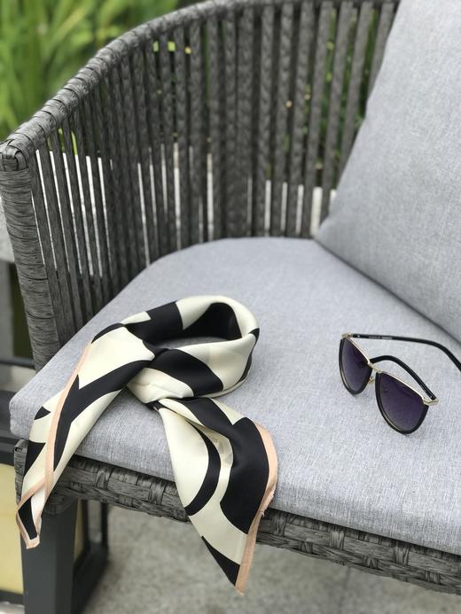 优品堂【迷缀】70x70桑蚕丝方巾 商品图7