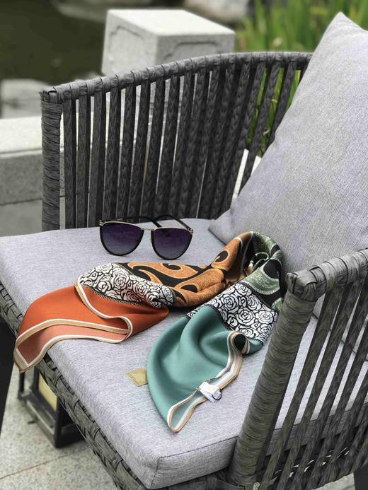 优品堂【迷缀】70x70桑蚕丝方巾 商品图1