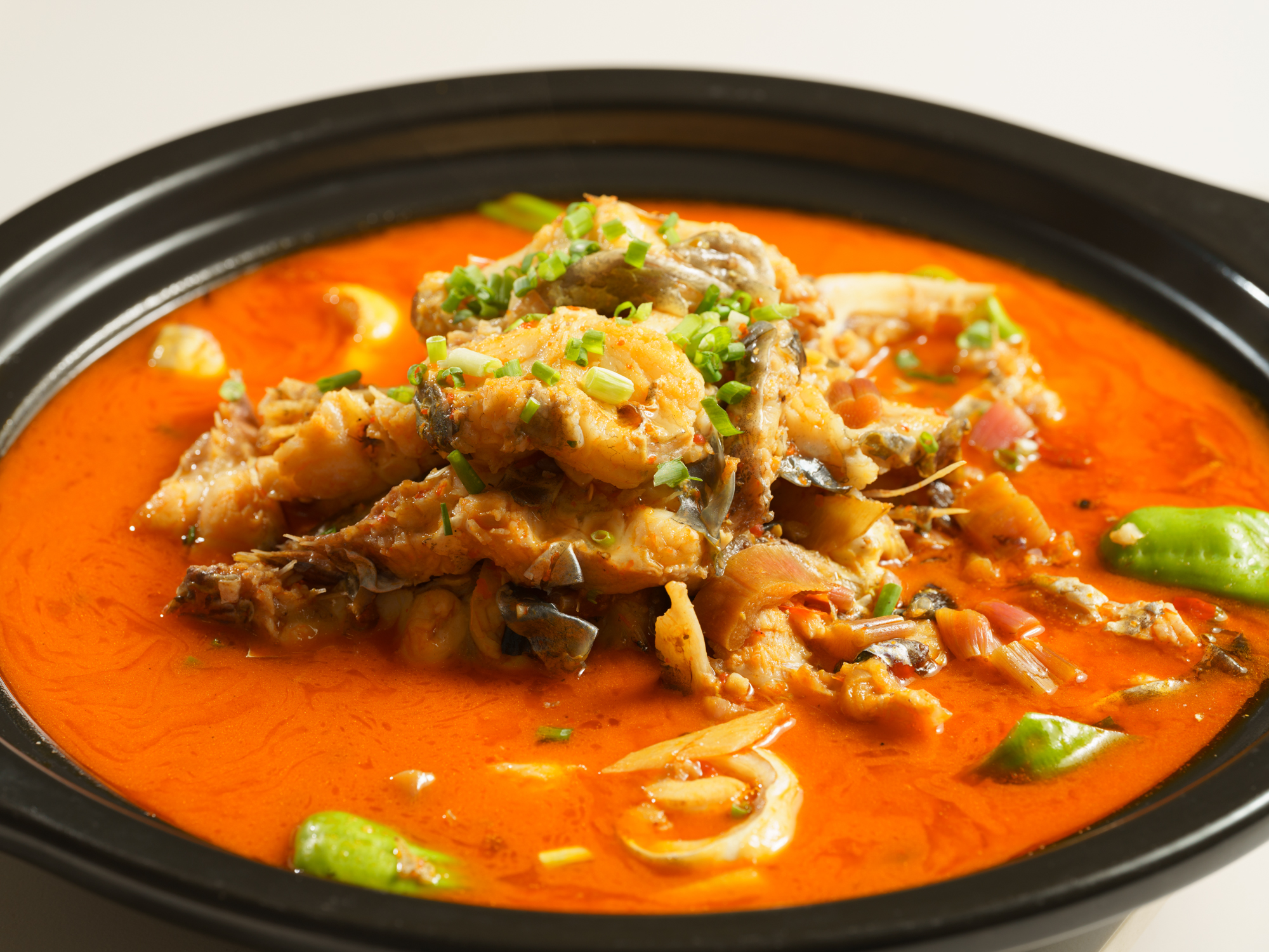 【老西坝特色餐厅】  5-6人百香果炖鲢鱼火锅套餐