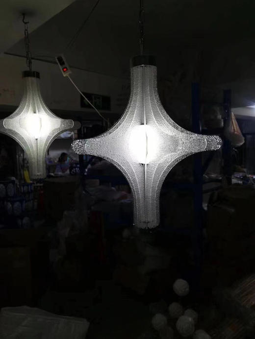 4-16亚克力飞碟吊灯（运费自理） 商品图1