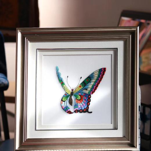 深山集市 大师手作系列——独臂绣娘梁忠美手绣蝴蝶绣片画框（手工产品蝴蝶配色以实物为准，随机发货） 商品图0