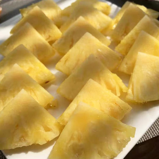 海南金钻凤梨  树上自然熟 商品图5