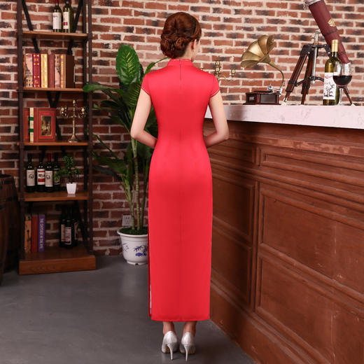 2023新款宴会服 立领开衩红色长款丝绸旗袍礼服 商品图2