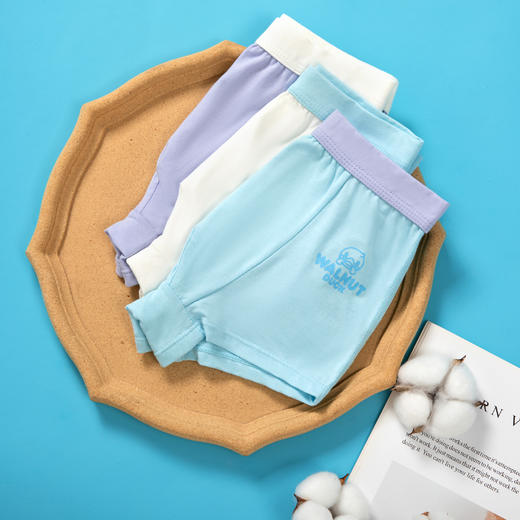 【点点】丽婴房男女童三条装内裤，腰头采用经典橡筋腰，弹力适合不勒腰，双层裆布，给宝宝多一层防护。再加上艾草抗*纤维的加持，健康防护我们是认真的！ 商品图9