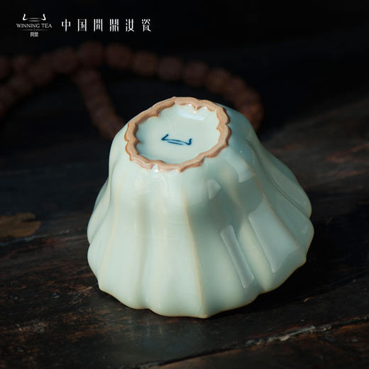 问鼎汝瓷鼎峰系列月白老款瓜棱杯 商品图3