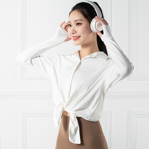跃牌【禅语梵心系列】凉感防晒衬衫运动外套宽松长款瑜伽服F2164（不带胸垫） 商品图8
