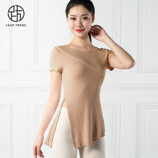 跃牌【禅语梵心系列】下摆侧开叉短袖瑜伽服健身T恤F2144 (不带胸垫） 商品图0