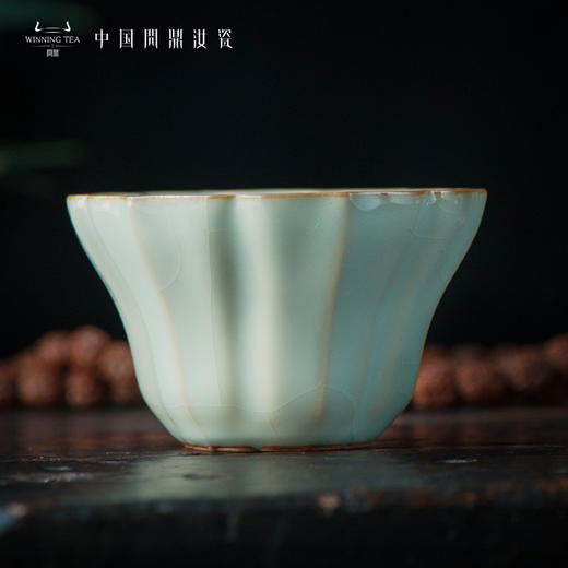 问鼎汝瓷鼎峰系列月白老款瓜棱杯 商品图0