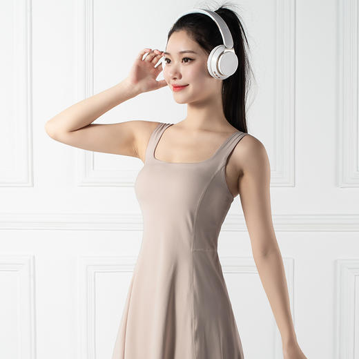 跃牌【禅语梵心系列】连体露背连衣裙带胸垫瑜伽服运动套装F2165（带胸垫+带安全裤） 商品图5