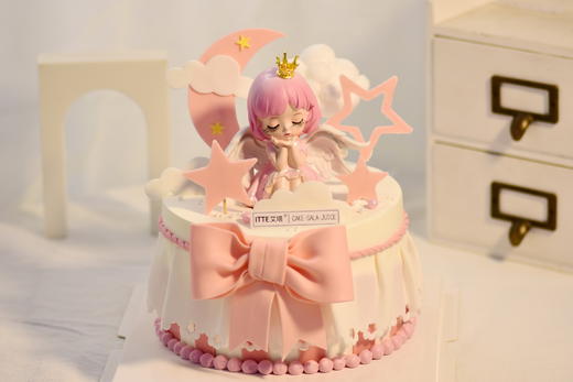 【蜜雪儿公主】动物奶油、新鲜水果夹心、糯米蛋糕胚，翻糖裙边、翻糖蝴蝶结；每个女孩都是小公主，不管是在阁楼还是在城堡，拥有美丽心灵的快乐的小公主~ 商品图1