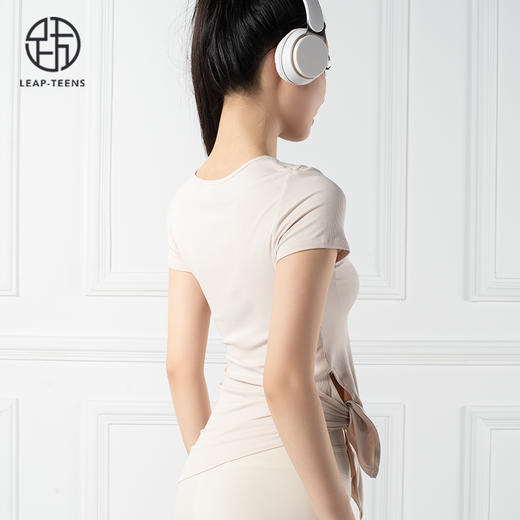 跃牌【禅语梵心系列】下摆侧开叉短袖瑜伽服健身T恤F2144 (不带胸垫） 商品图9