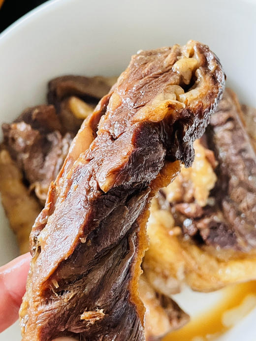 红凤凰和牛带骨牛小排！烤，煎，炖 都非常不错，肉质细嫩，香味扑鼻！高压锅20分钟可以直接拆骨。 商品图4