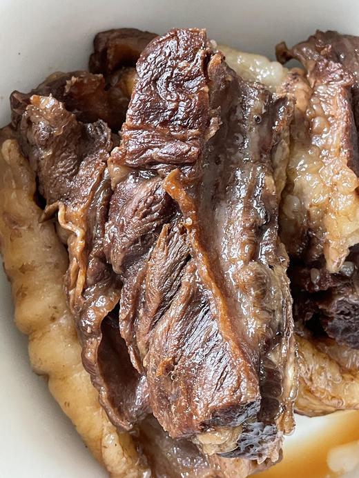 红凤凰和牛带骨牛小排！烤，煎，炖 都非常不错，肉质细嫩，香味扑鼻！高压锅20分钟可以直接拆骨。 商品图3