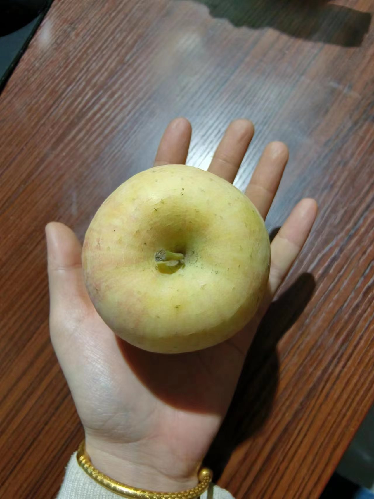 XZG-冰糖心苹果 中果～4斤+*0.05/份～18元