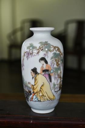 粉彩博学为文赏瓶