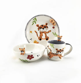 泰国进口儿童陶瓷碗餐具卡通立体小老虎水杯马克杯饭碗盘